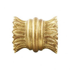 Vesta Hunley Collection 2 1/4 Inch Diameter Center Ornament